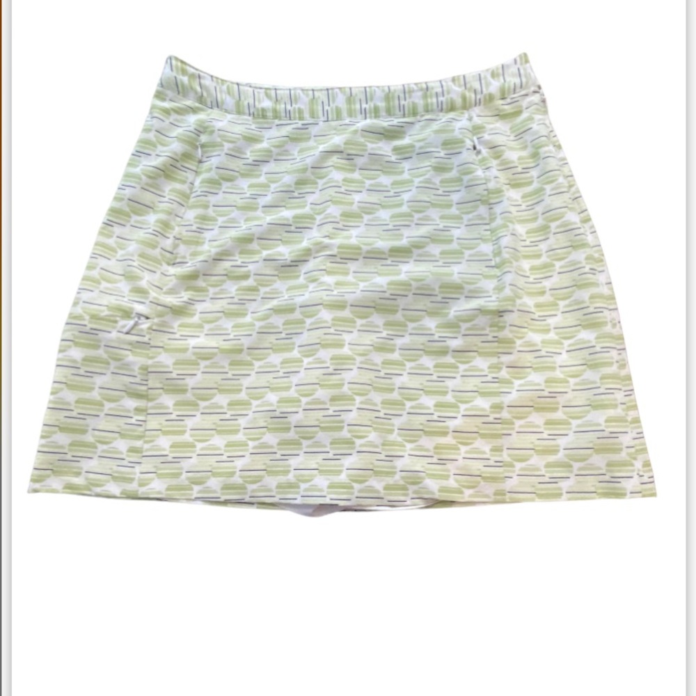 Greg Norman Golf Skirt with shorts with adjustable waist Size 6